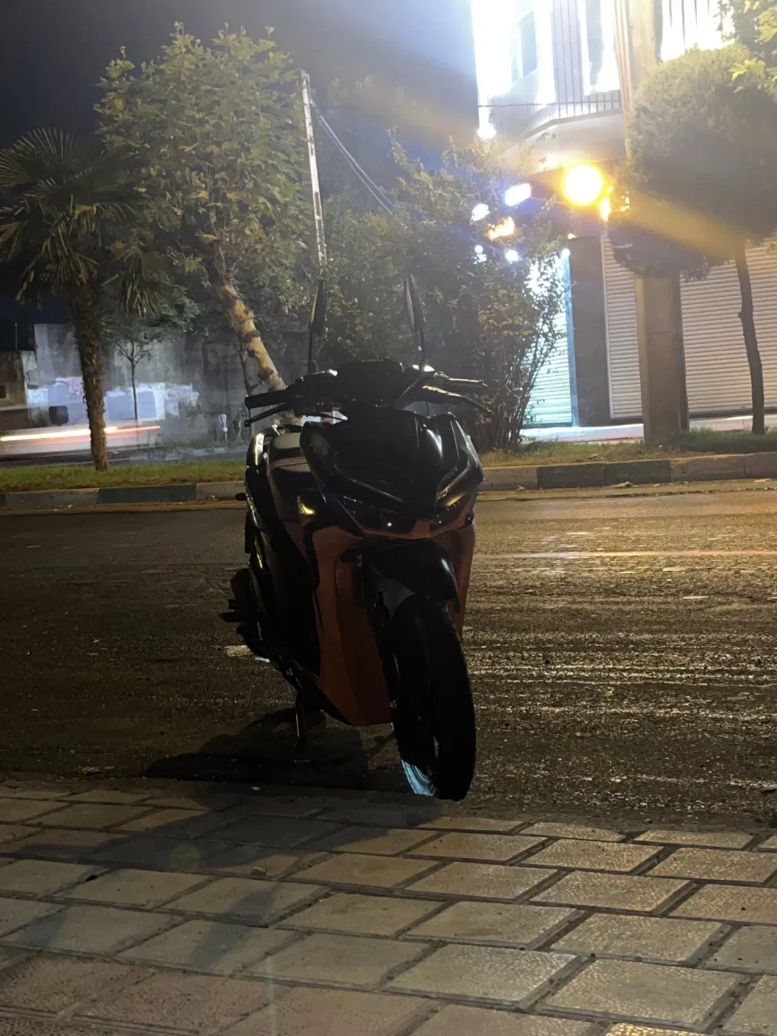 کلیک۱۷۰|موتورسیکلت|رشت, فلسطین|دیوار