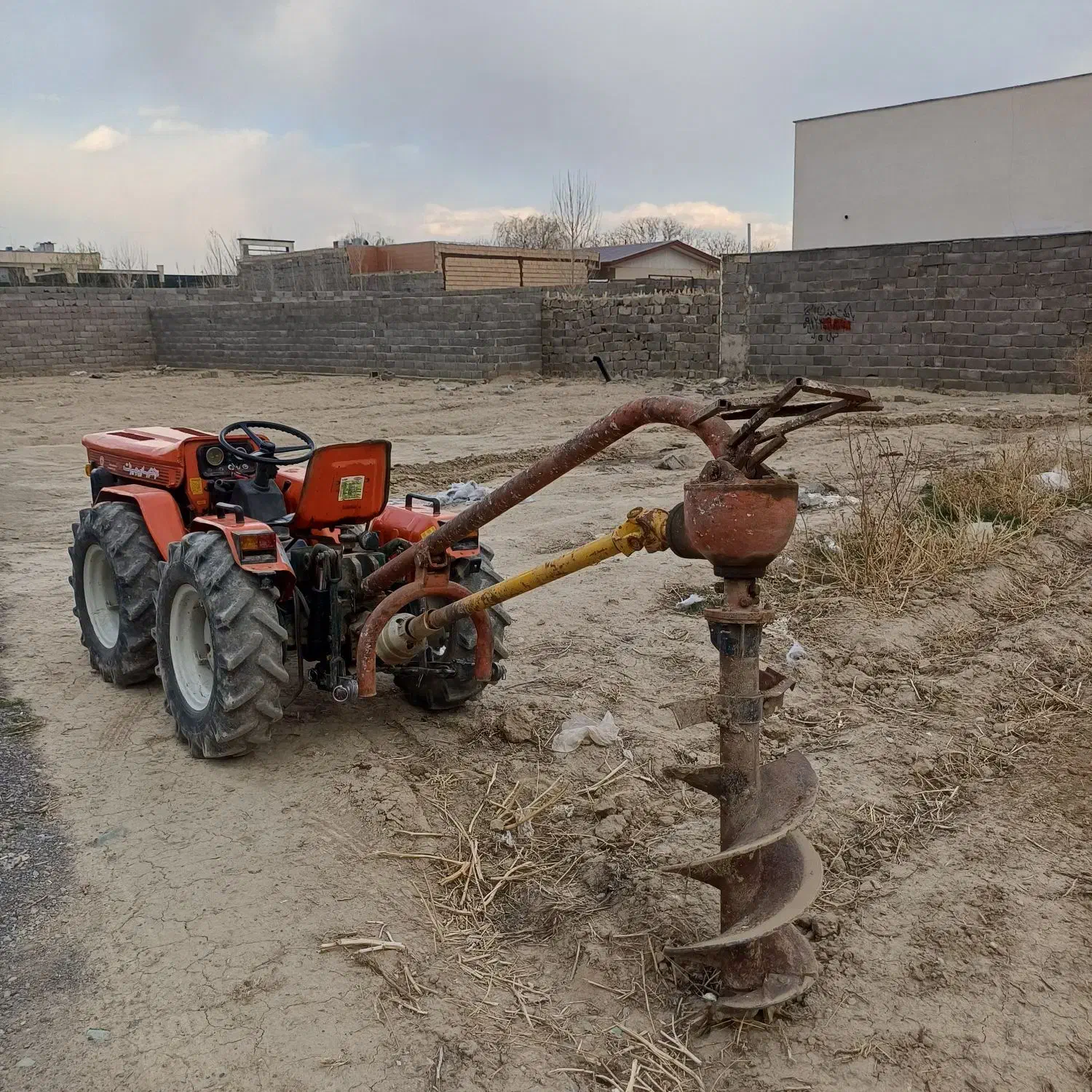 چاله کن تراکتور باغی|خودرو سنگین|هشتگرد, هشتگرد قدیم|دیوار