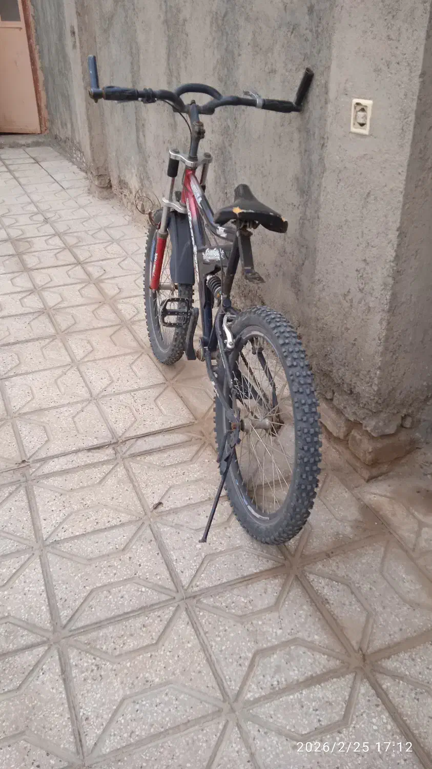 دوجرخه|دوچرخه، اسکیت، اسکوتر|سده (خراسان جنوبی), |دیوار