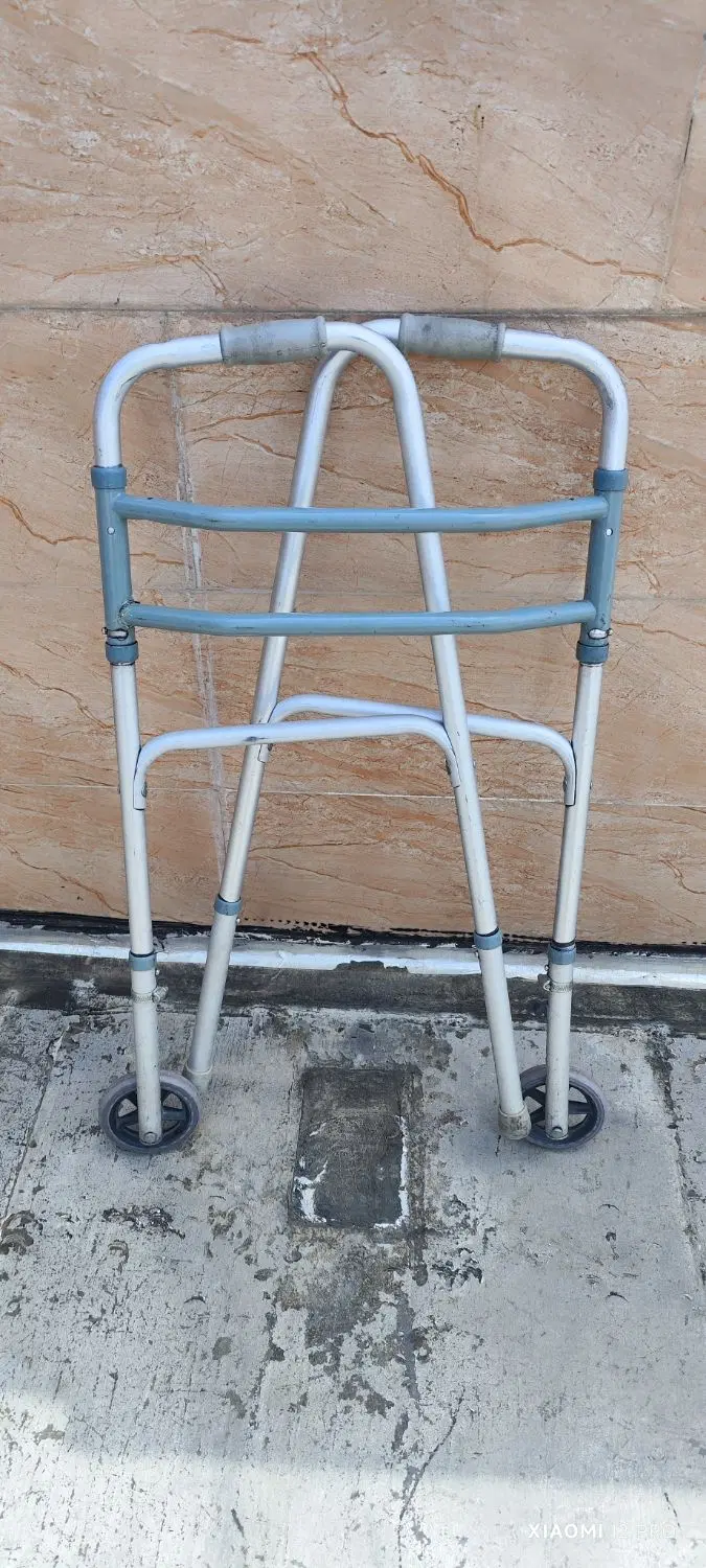 واکر|پزشکی|الشتر, |دیوار