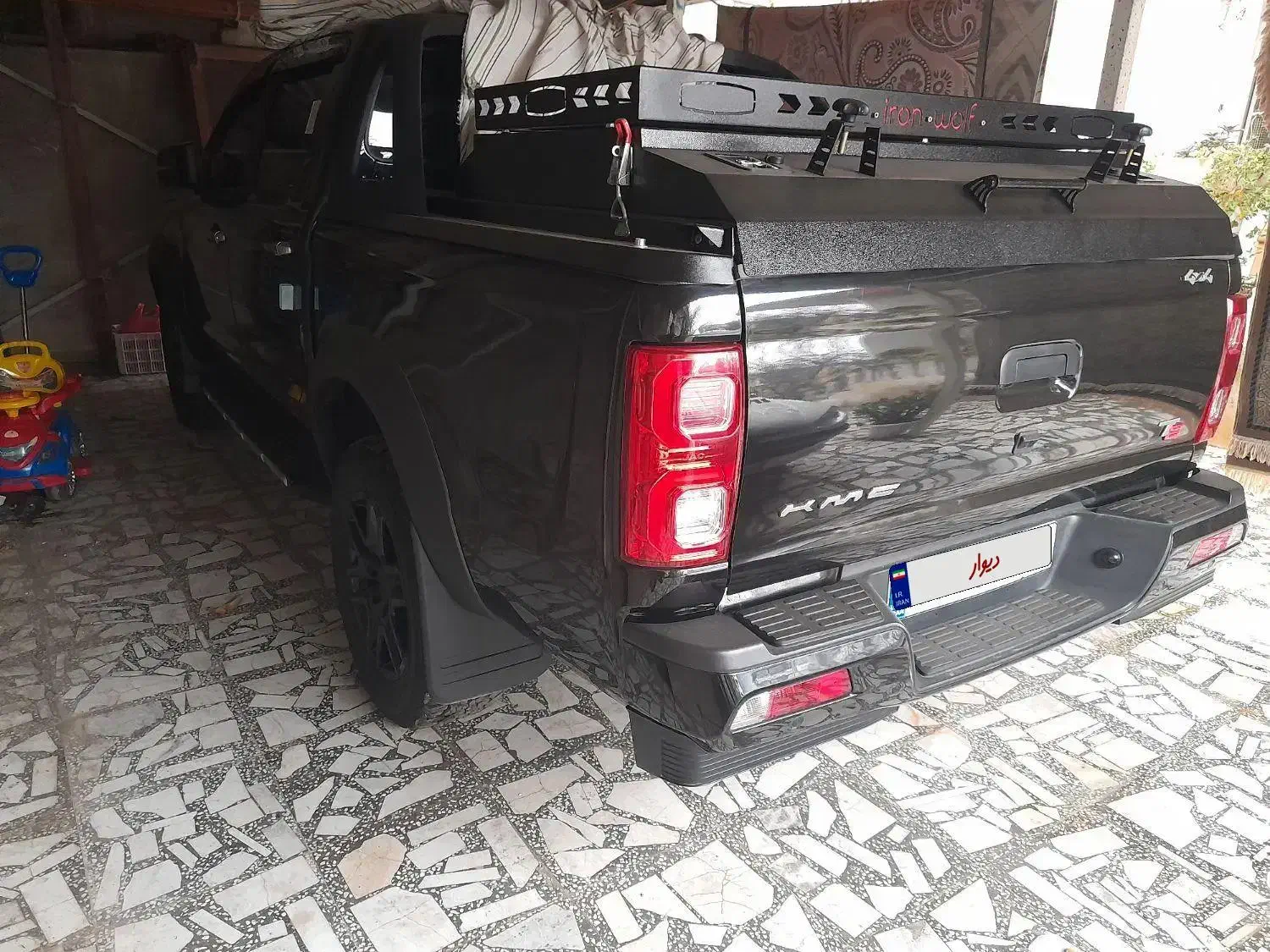 کی ام سی تی۸|خودرو سواری و وانت|پره‌سر, |دیوار