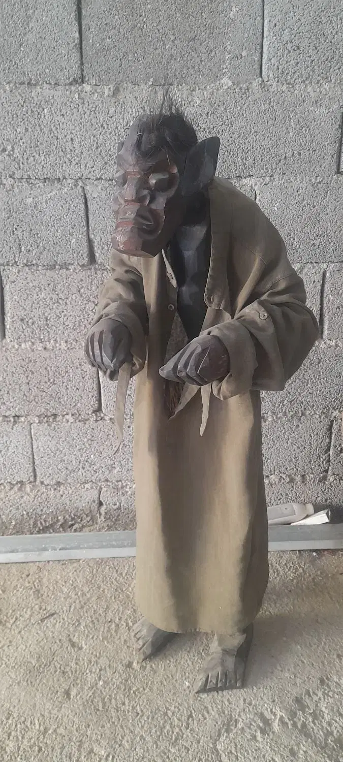 مجسمه|مجسمه، تندیس، ماکت|باغستان, |دیوار