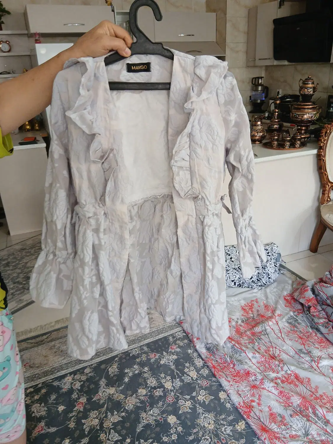 کت مجلسی|لباس|اندیشه, پرنیان|دیوار