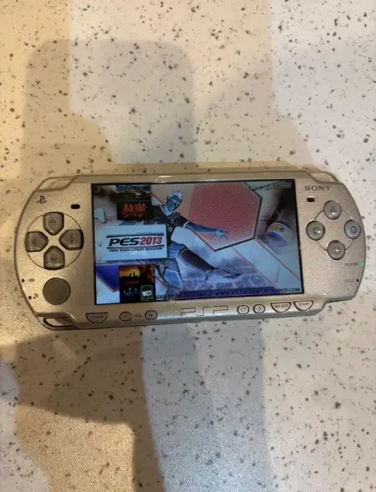 psp sony 2000|کنسول، بازی ویدئویی و آنلاین|صومعه‌سرا, |دیوار