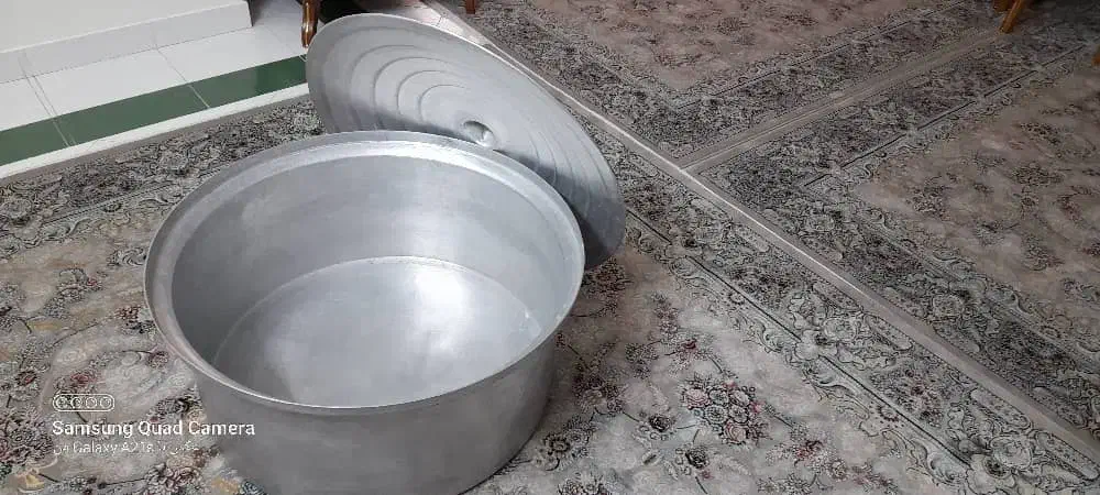 دیگ بزرگ|ظروف پختوپز|ری, جوانمرد قصاب|دیوار