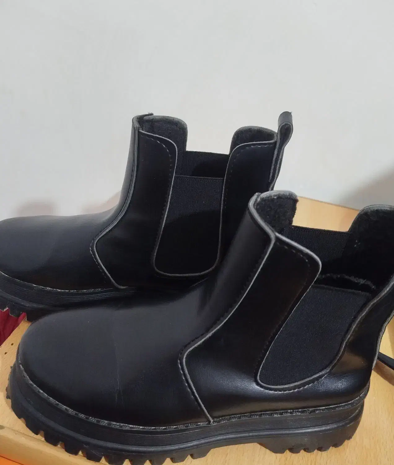 بوت|کیف، کفش، کمربند|تویسرکان, |دیوار