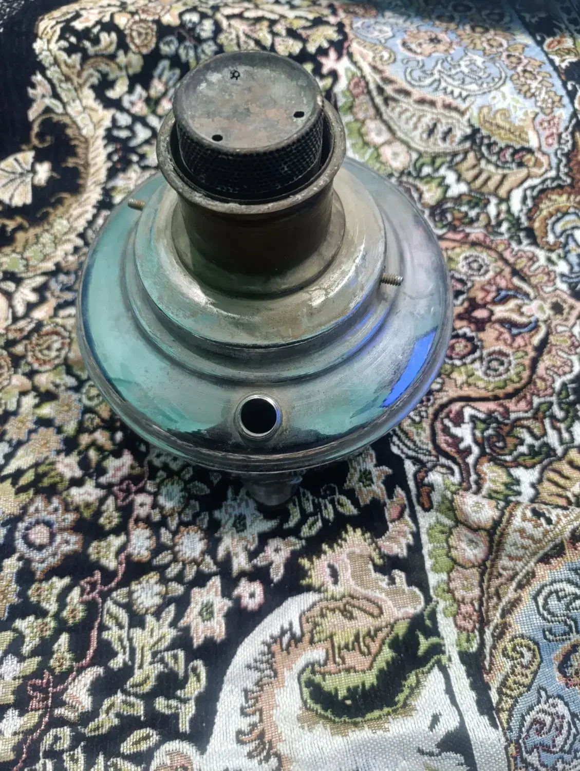 زیر سماوری نفتی کلیکسونی|کلکسیون اشیاء عتیقه|اهواز, زندوکیلی|دیوار