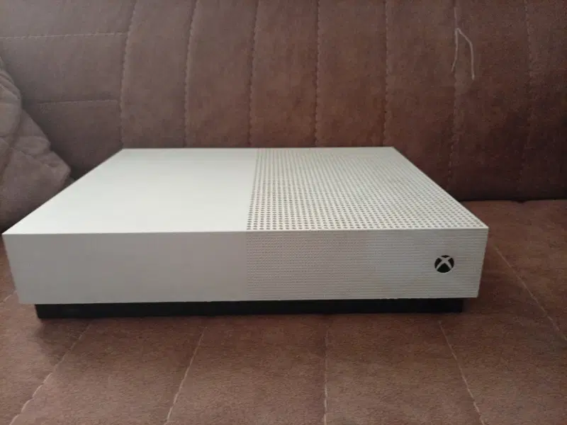 Xbox one s|کنسول، بازی ویدئویی و آنلاین|همدان, |دیوار