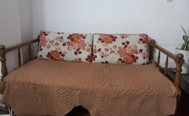 تخت سنتی|تخت و سرویس خواب|قم, شاه سید علی|دیوار