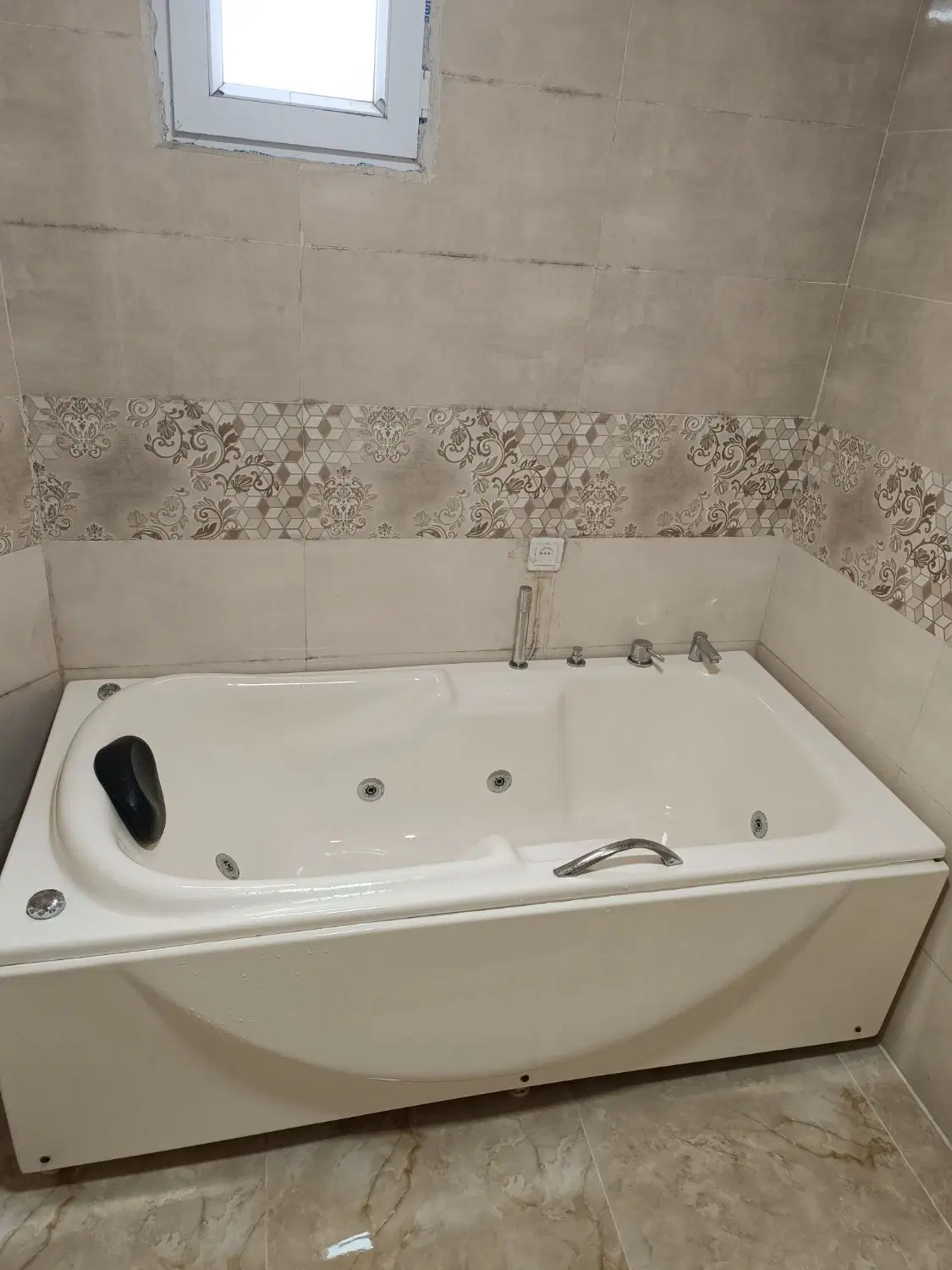 جکوزی|لوازم حمام|مهاباد (آذربایجان غربی), |دیوار