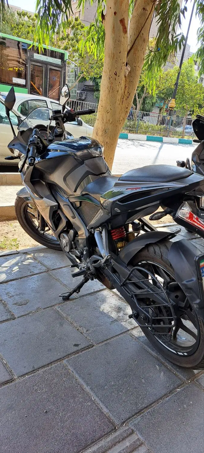 rs200|موتورسیکلت|تهران, اقدسیه (شهرری)|دیوار