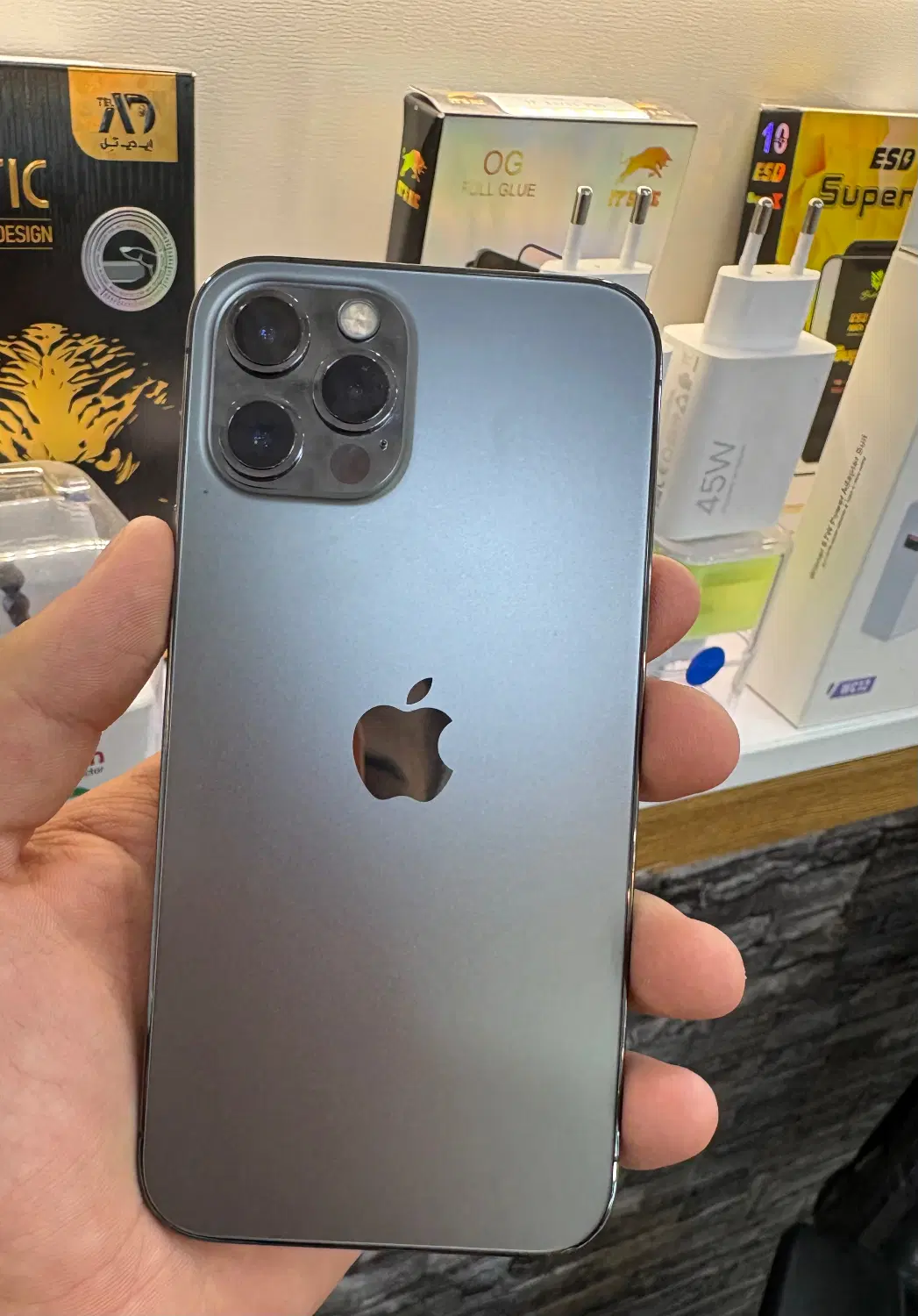 آیفون 12 Pro|موبایل|قم, هفت تیر|دیوار