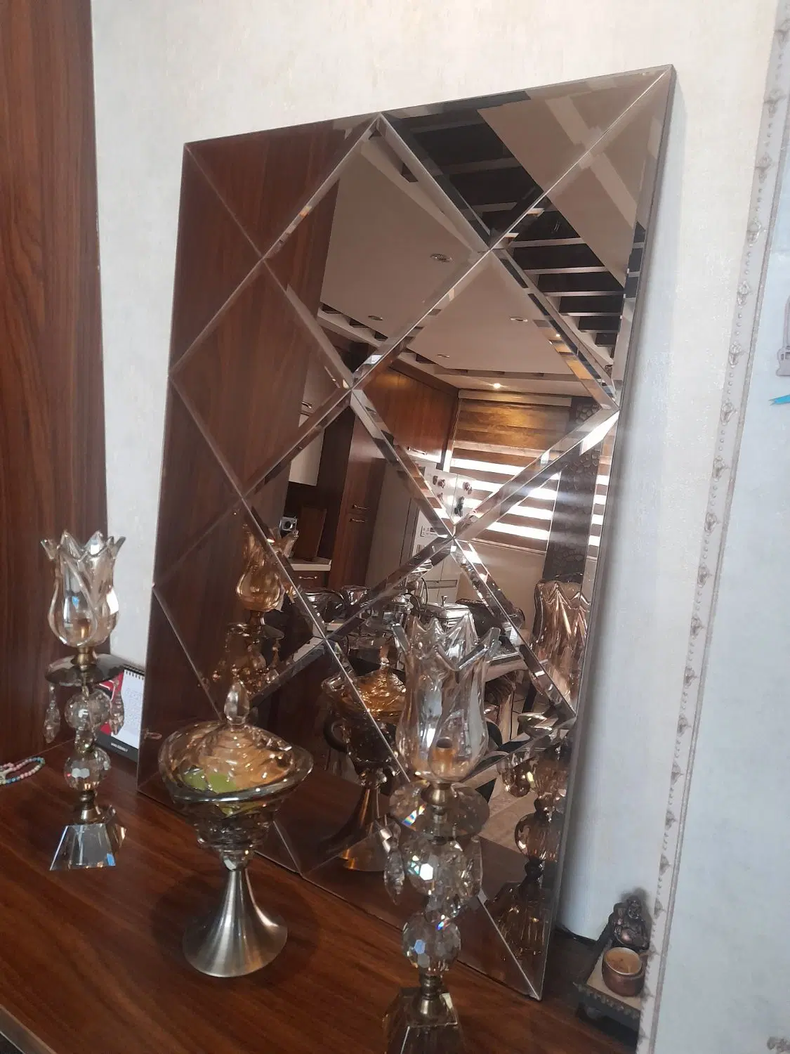 آینه|آینه|برخوار, |دیوار