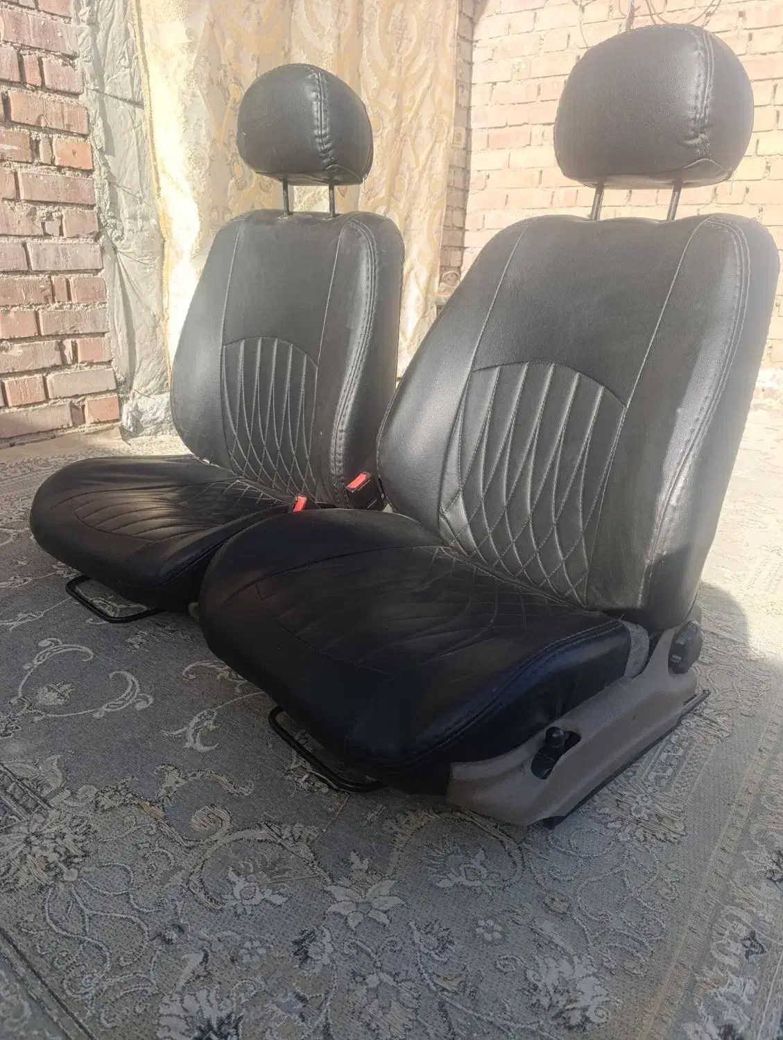 صندلی سمند|صندلی و نیمکت|کهنوج, |دیوار