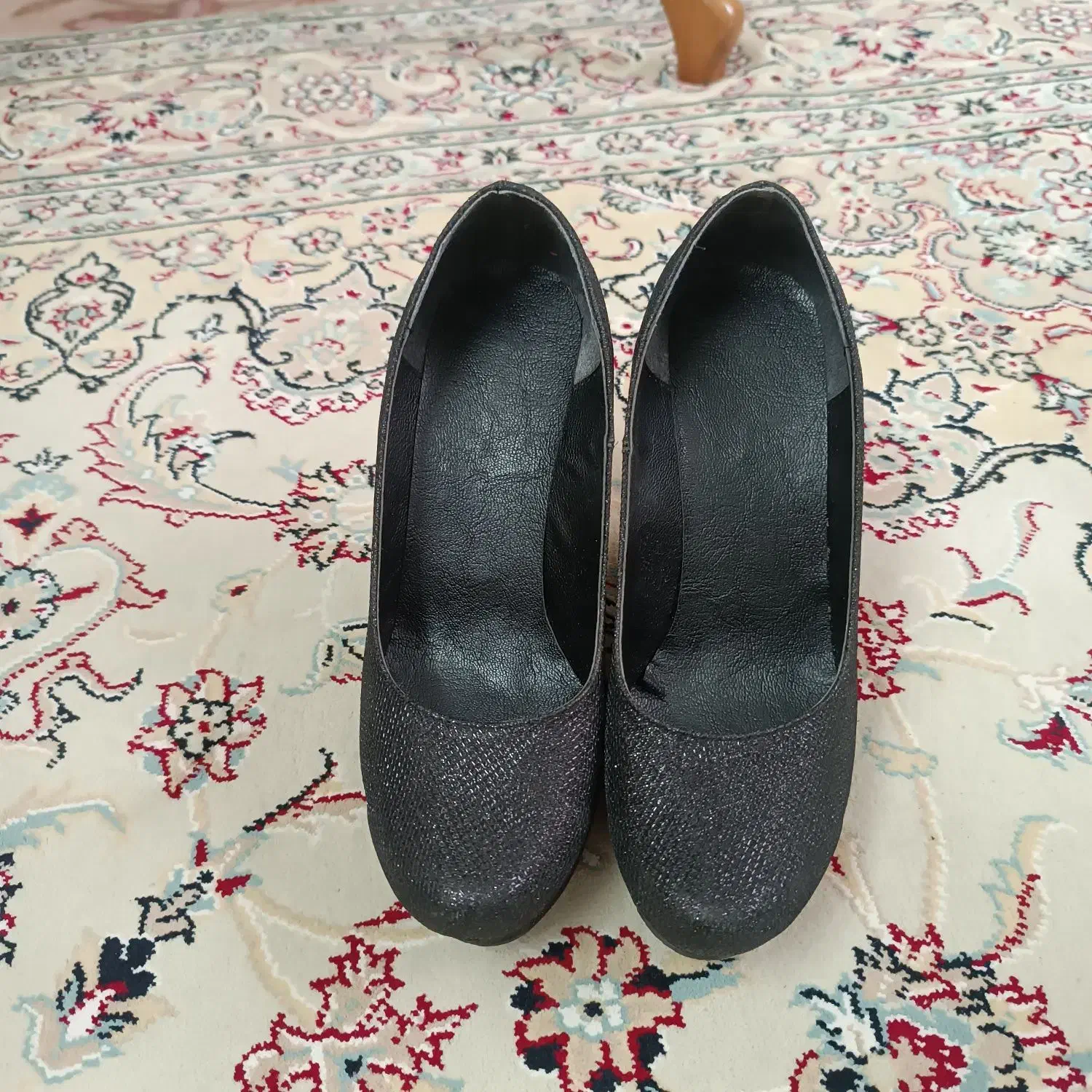 کفش مجلسی|کیف، کفش، کمربند|قم, پامنار|دیوار