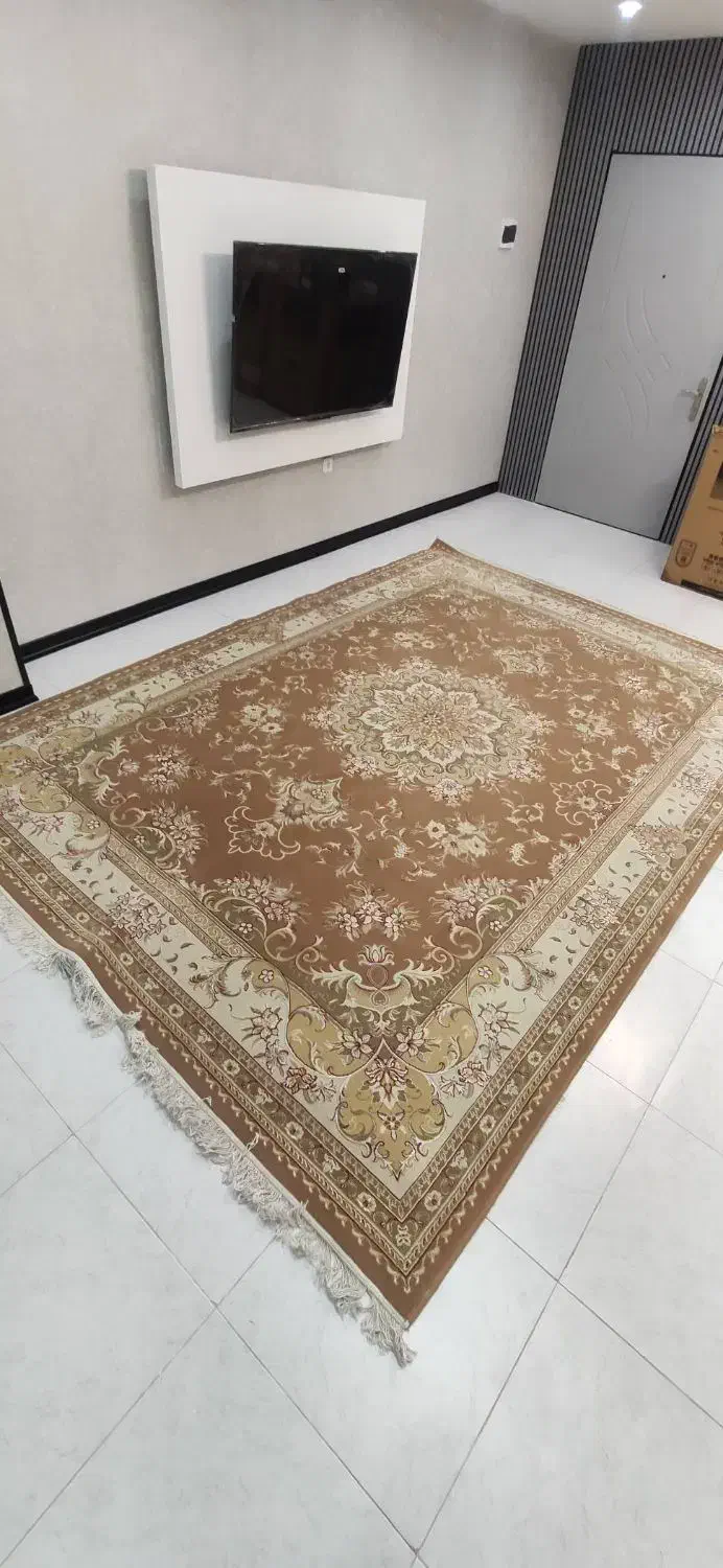 فرش ۹ متری|فرش|کرج, چهارصد دستگاه|دیوار