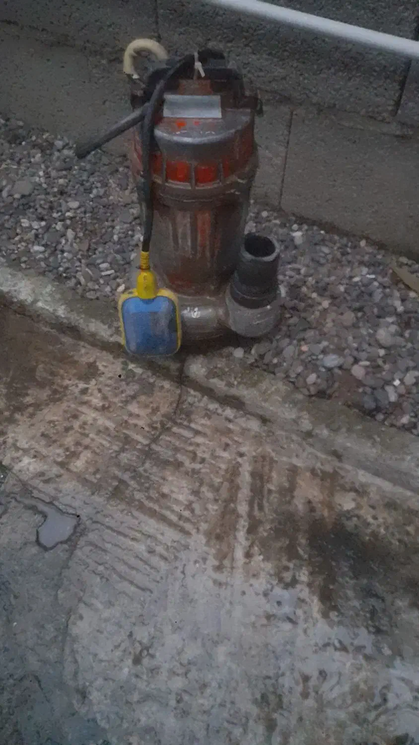 پمپ کف کش|مصالح و تجهیزات ساختمان|رشت, شهرک صبا|دیوار