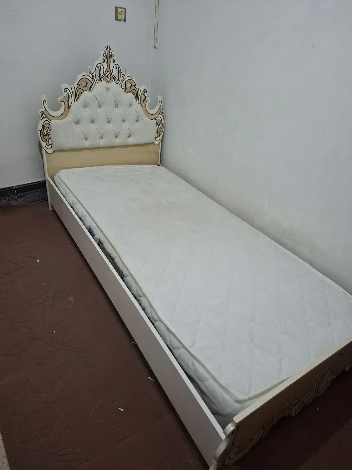 تخت خواب|تخت و سرویس خواب|قم, وادی السلام|دیوار