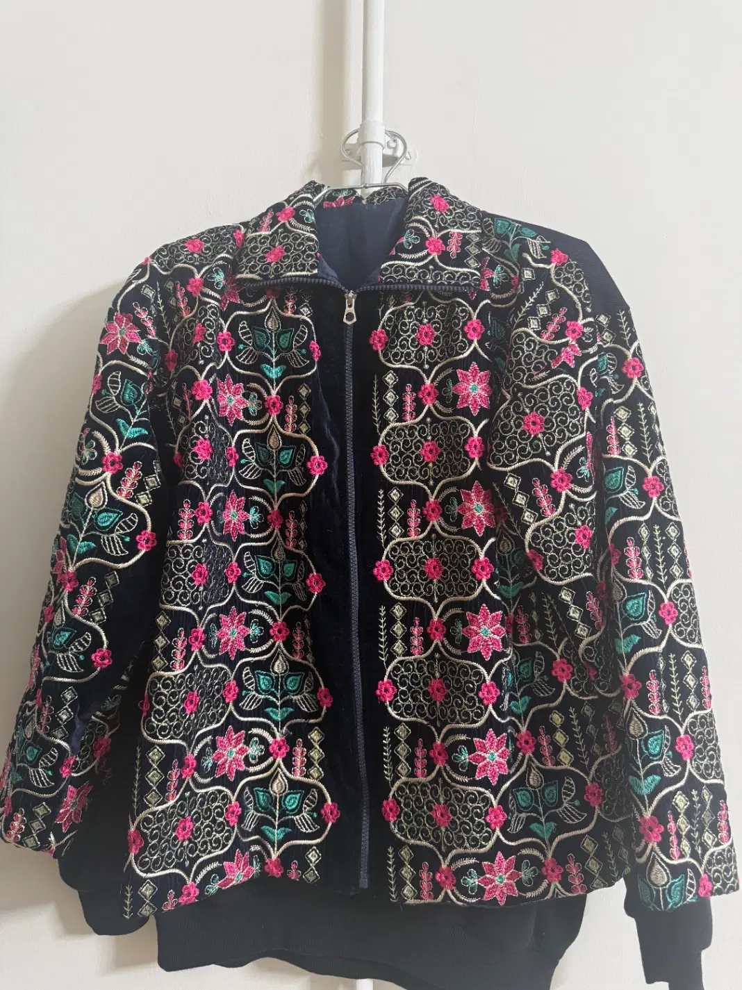 لباس|لباس|گرگان, |دیوار