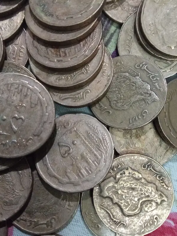 ۵تومنی|کلکسیون سکه، تمبر، اسکناس|اصفهان, شهرک صنعتی امیرکبیر (شاپور جدید)|دیوار