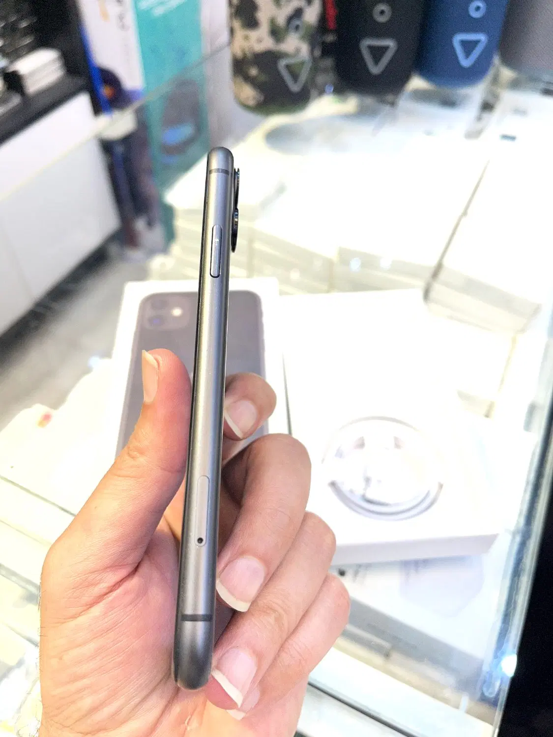 iPhone 11 normal|موبایل|بابل, |دیوار
