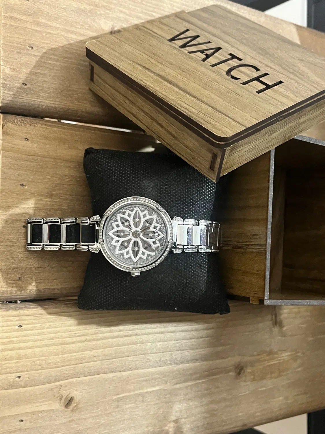 ساعت Guess|ساعت|ساری, |دیوار