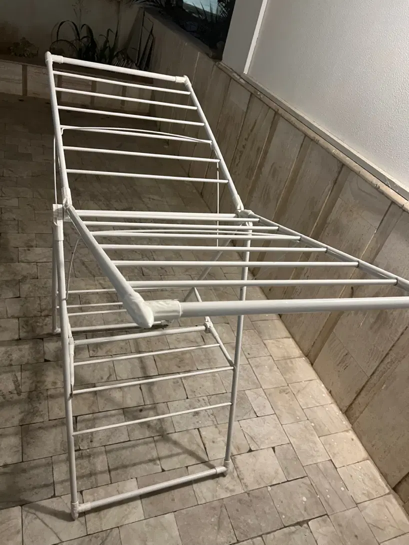 بند رخت|بندرخت و رخت‌آویز|کیش, |دیوار