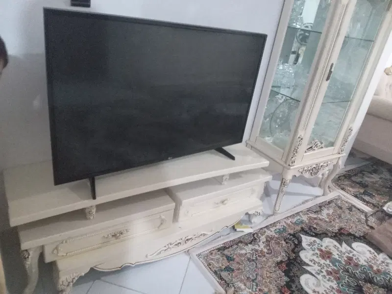 TV.LG|تلویزیون و پروژکتور|بندر انزلی, معلم|دیوار