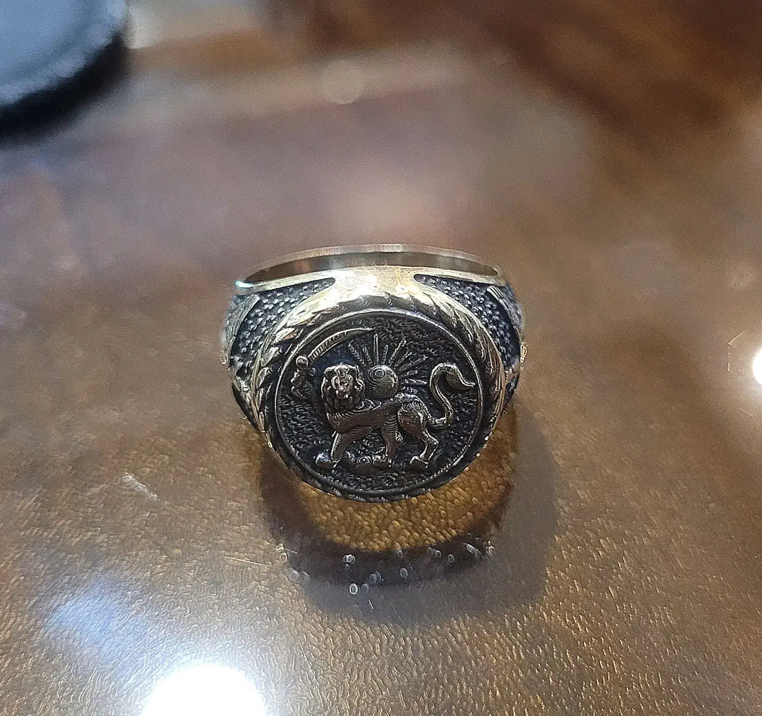 انگشتر|کلکسیون اشیاء عتیقه|بندر انزلی, امامزاده|دیوار