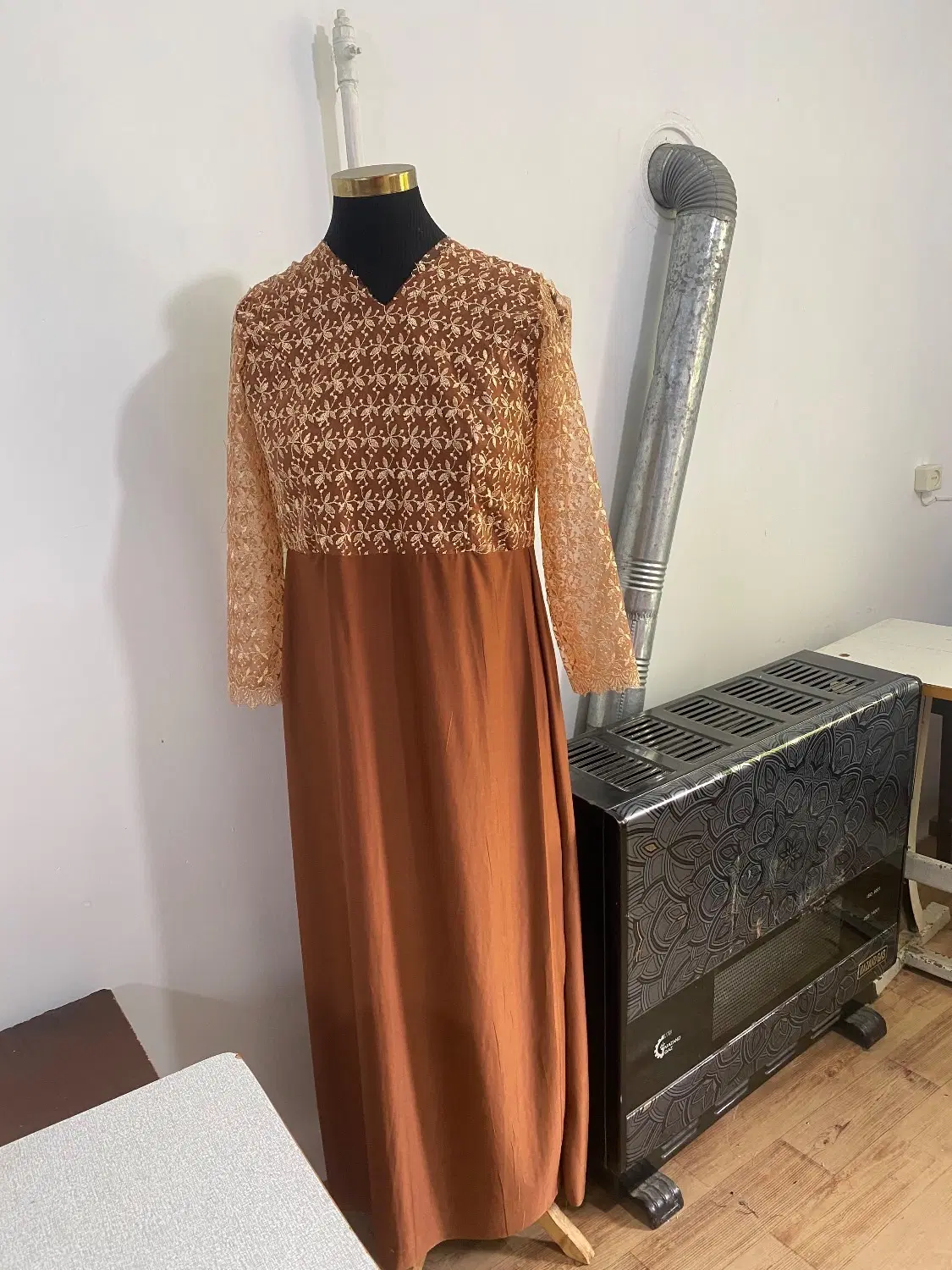 خیاطی|چرخ خیاطی و ریسندگی|گلوگاه, |دیوار