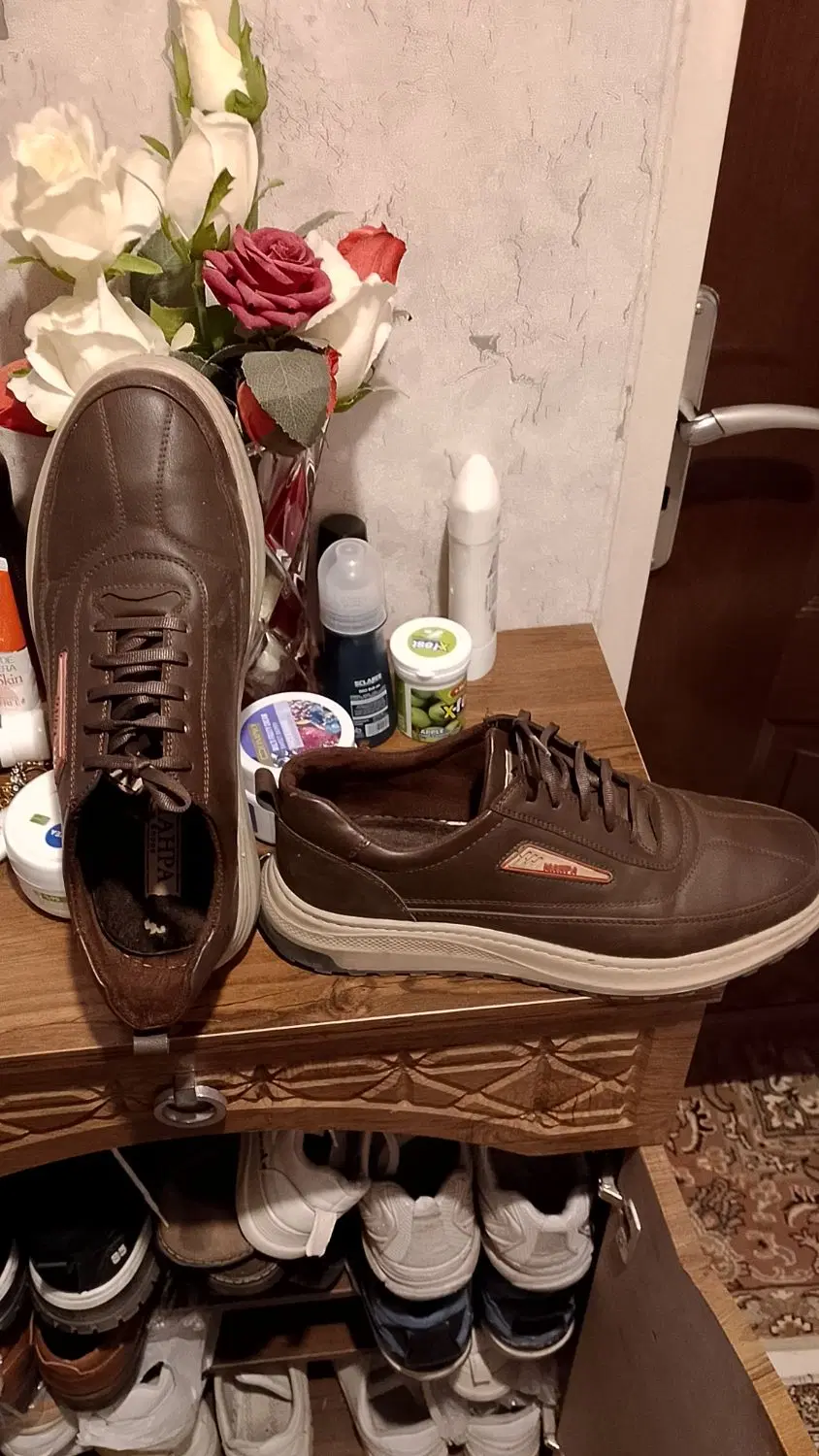Hoka one کفش|کیف، کفش، کمربند|پرند, فاز ۴|دیوار