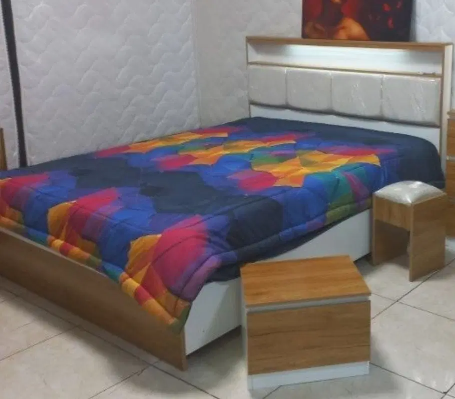 تخت|تخت و سرویس خواب|کرج, کوی زنبق|دیوار