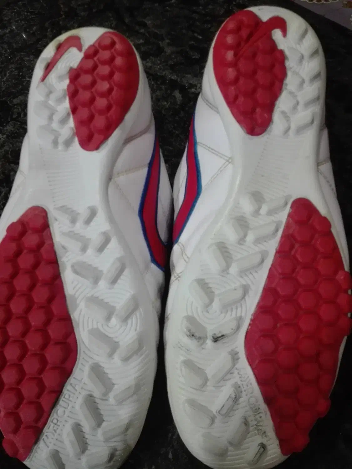 کفش|کیف، کفش، کمربند|فسا, |دیوار