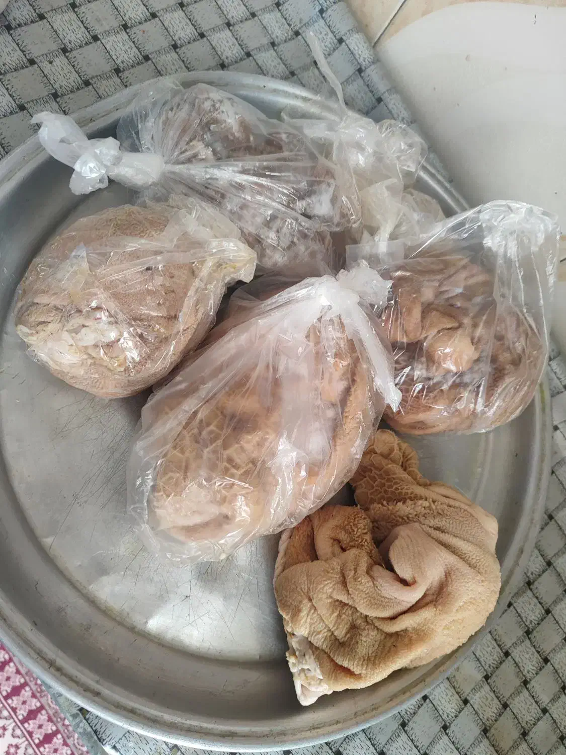 سیراب|خوردنی و آشامیدنی|قم, نوبهار|دیوار