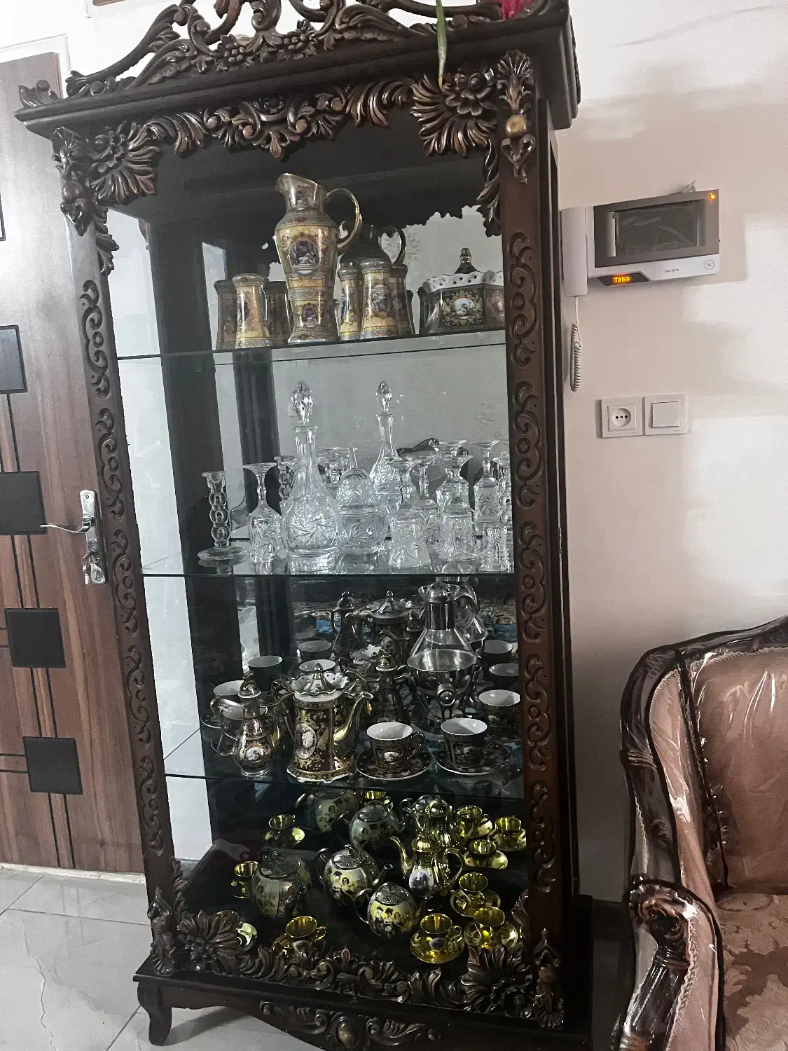 بوفه بزرگ|بوفه، ویترین، کنسول|یزد, |دیوار