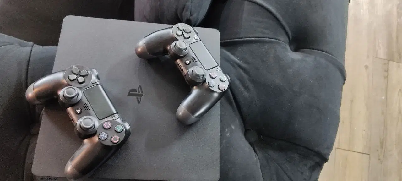 Ps4 slim. 2 tra|کنسول، بازی ویدئویی و آنلاین|مشهد, الهیه|دیوار