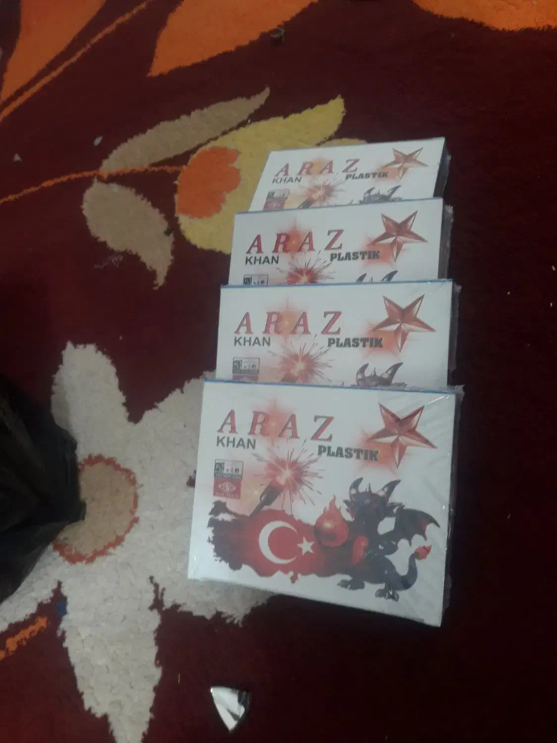 ترقه|مواد شوینده و دستمال کاغذی|خوی, |دیوار