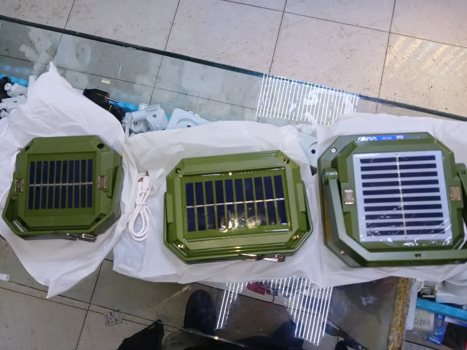 شارژ مجددپروژکتورخورشیدی پاوربانکدار|سیستم صوتی خانگی|سنندج, |دیوار