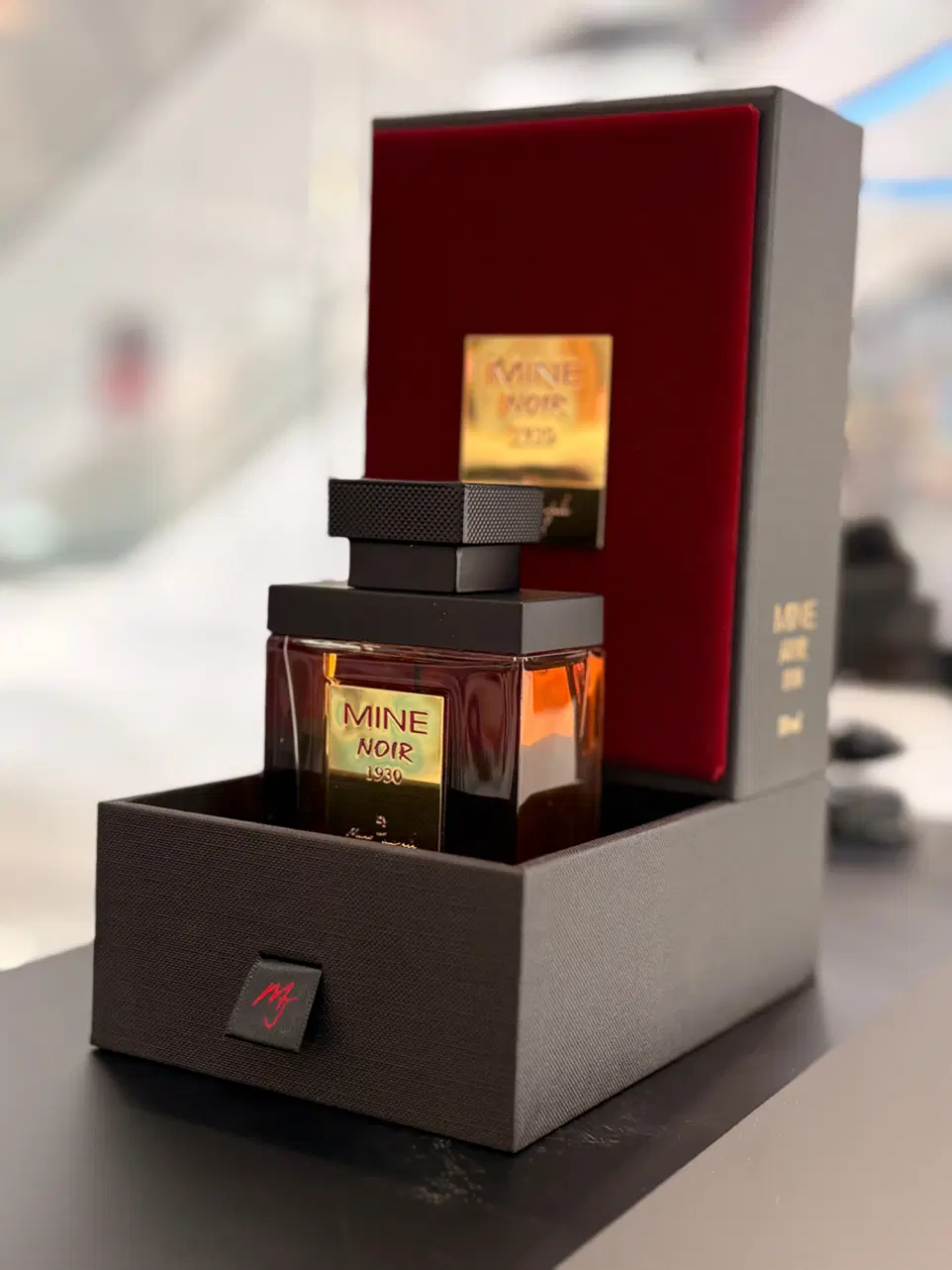 mine noir 1930|آرایشی، بهداشتی، درمانی|خلخال, |دیوار