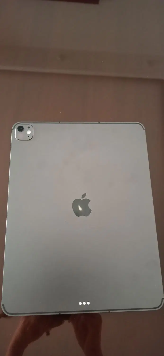 ipad pro 13 inch M5 wifi|تبلت|قم, باجک دو|دیوار