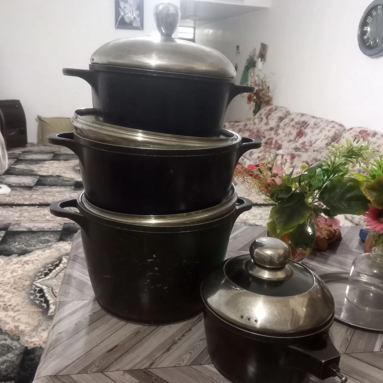 قابلمه|ظروف پخت‌وپز|تایباد, |دیوار