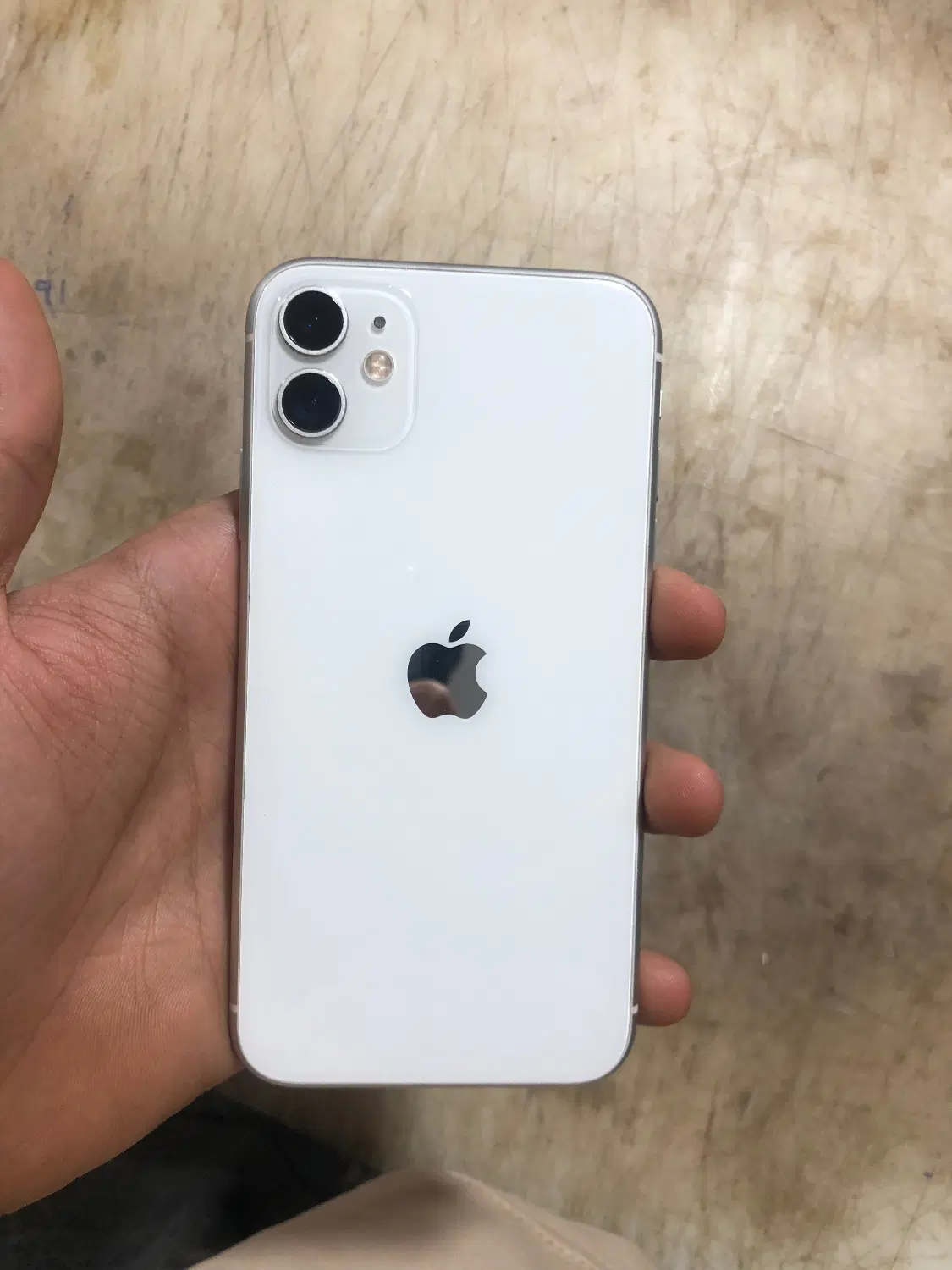 iPhone 11|موبایل|جم, |دیوار