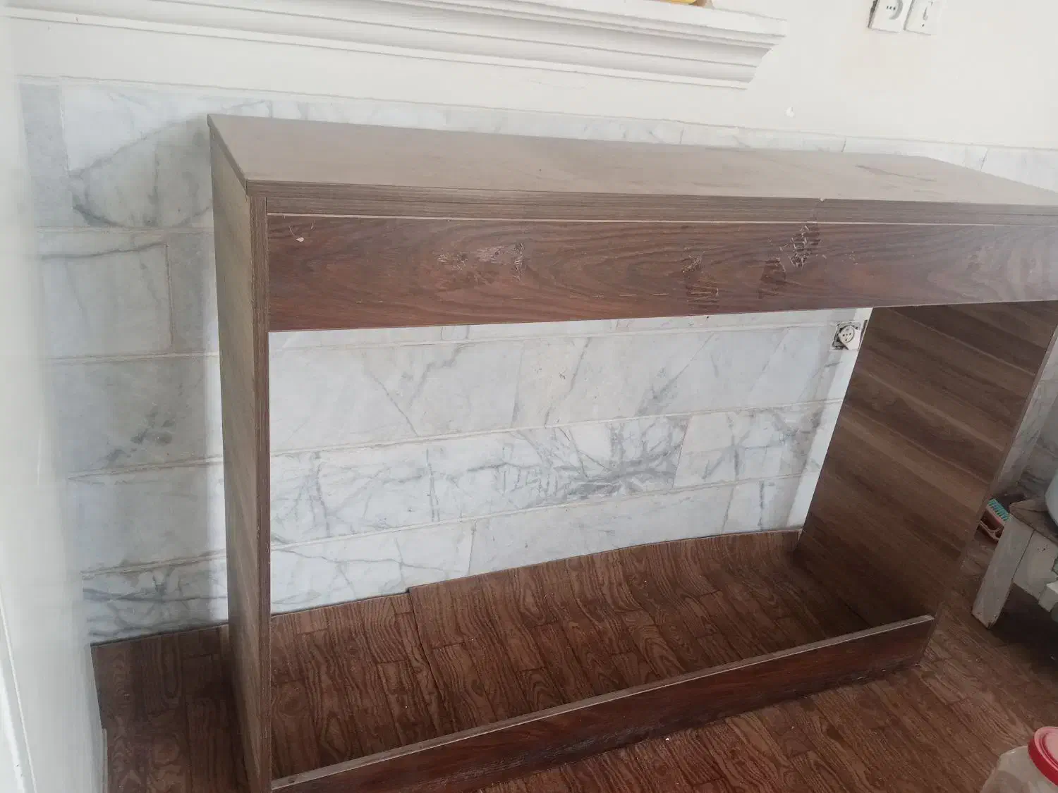 میز مغازه ای|کتابخانه، شلف، قفسه‌های دیواری|یزد, |دیوار