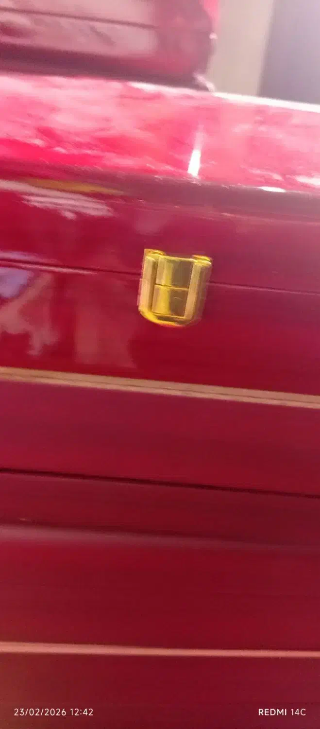 قفل|اشیا|مشهد, شهید احمدی روشن|دیوار