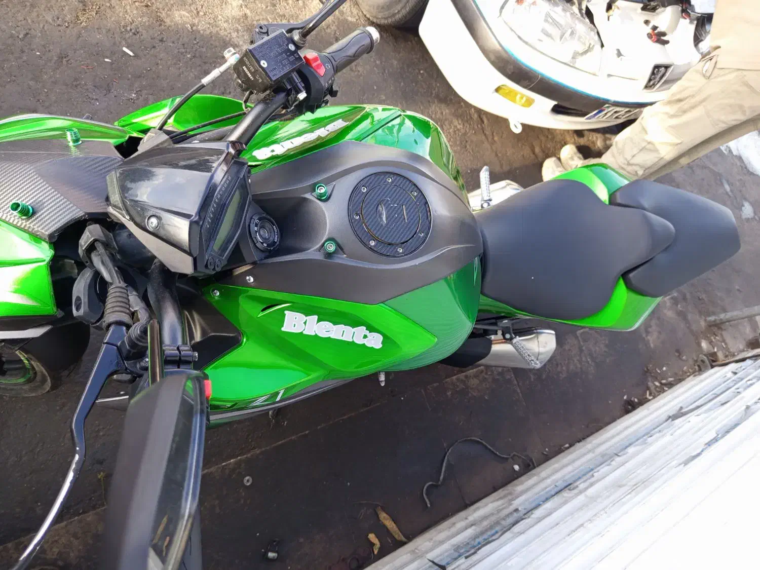 z1000|موتورسیکلت|هشتگرد, شهرک اداری|دیوار