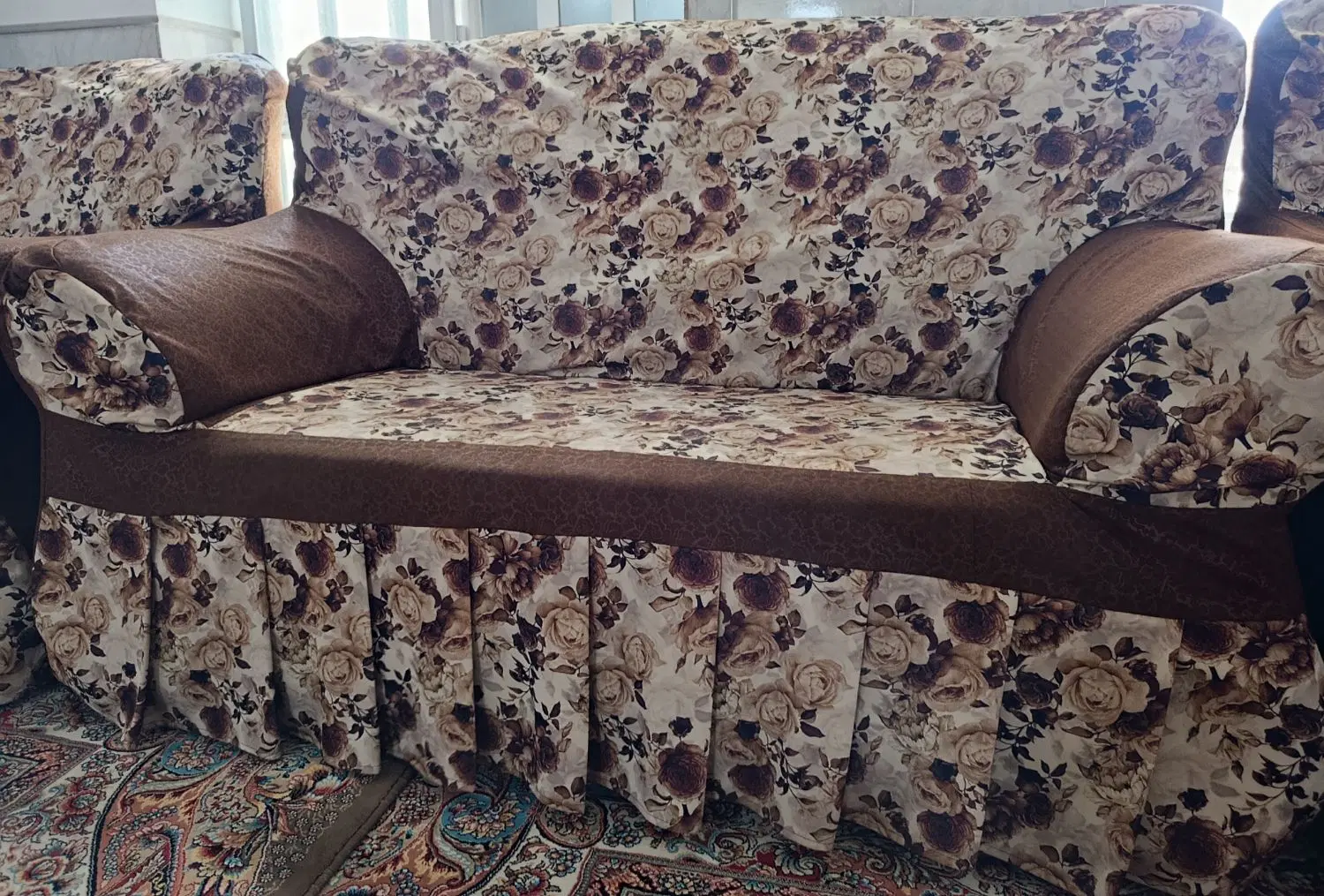مبل|مبلمان خانگی و میز عسلی|میبد, |دیوار
