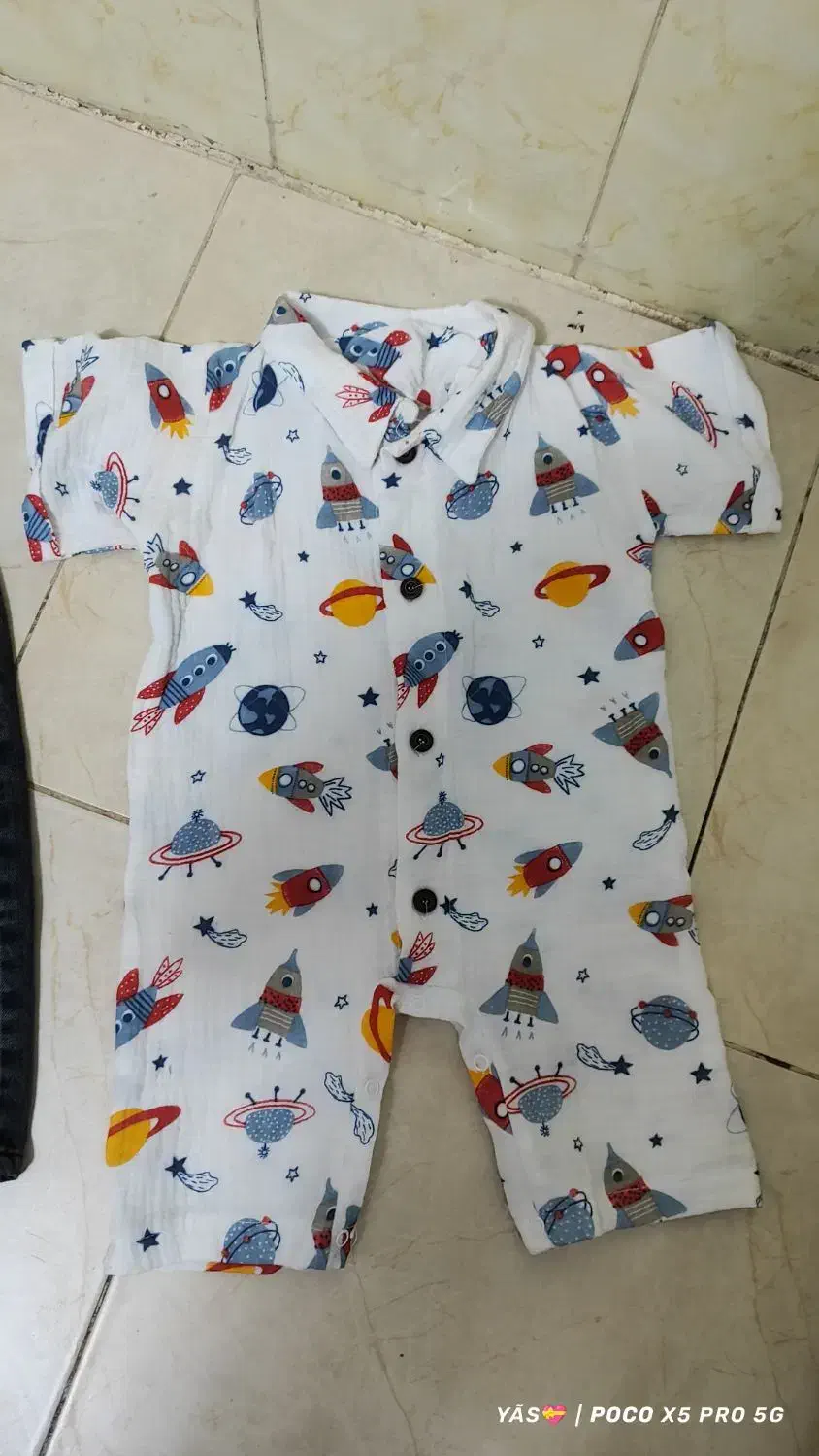 بچگانه|کفش و لباس بچه|نیشابور, بلوار گلها|دیوار