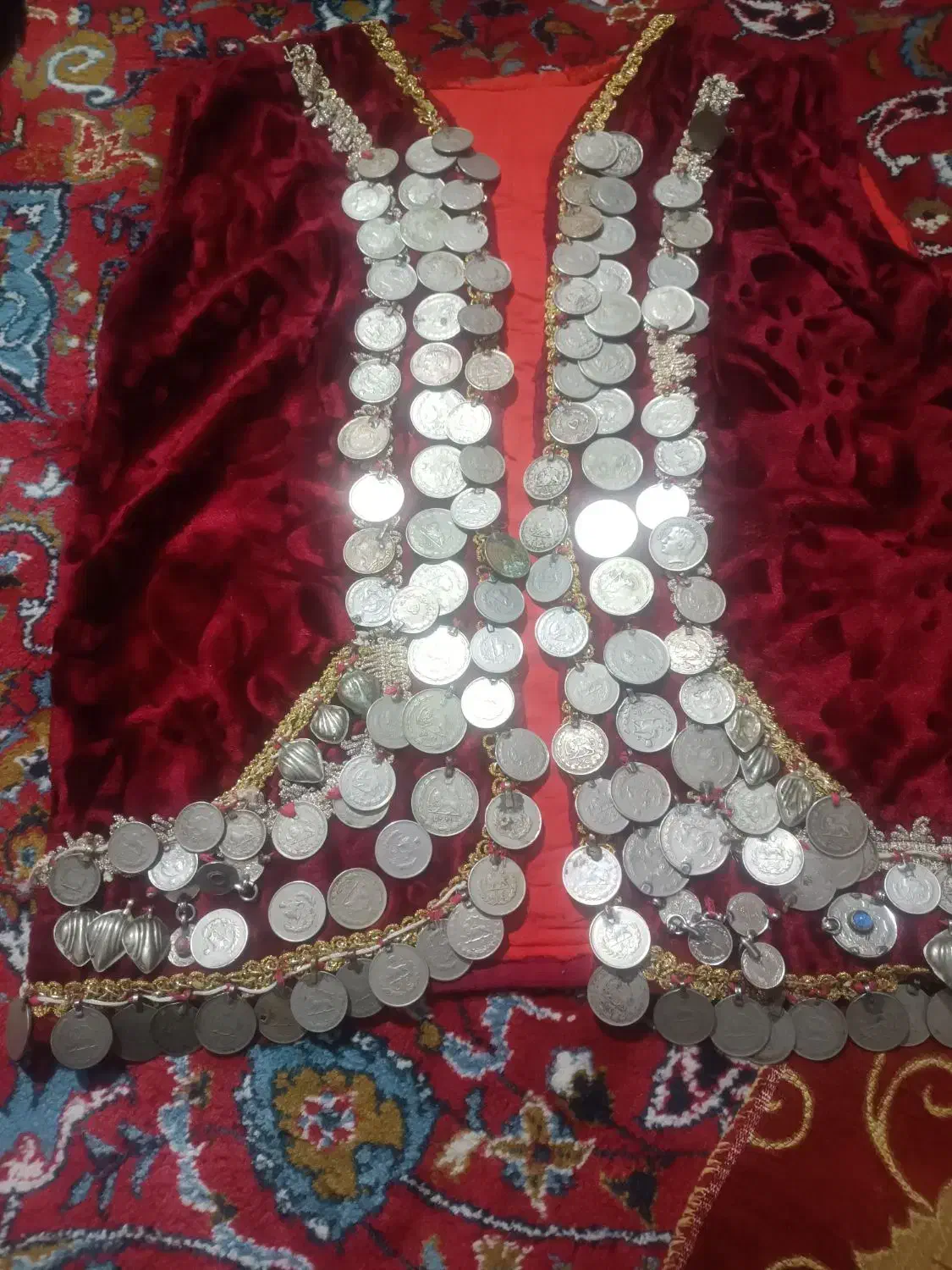 جلیقه سنتی|لباس|کوهدشت, |دیوار