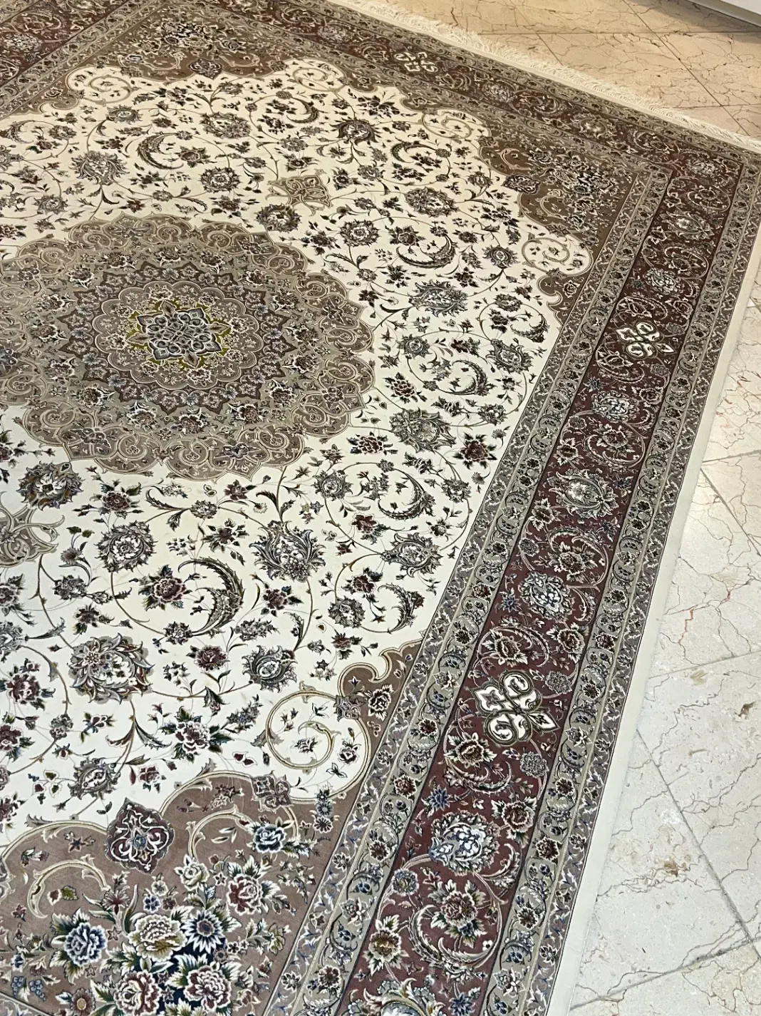 فرش|فرش|تهران, آهنگ|دیوار