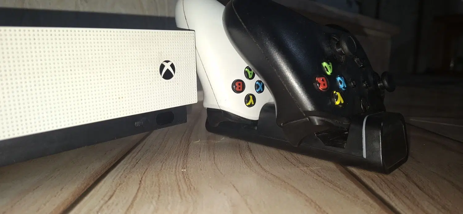 XboxOne S|کنسول، بازی ویدئویی و آنلاین|شیراز, شهرک گلها|دیوار